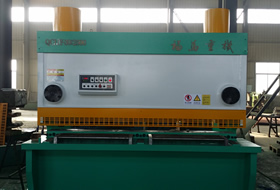 QC11Y-30×2500液压闸式剪板机