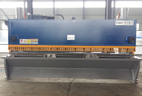 16×4000 2015款液压闸式剪板机