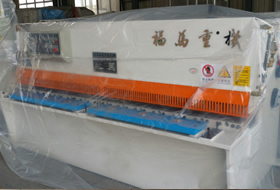 出口型4×2500液压摆式剪板机