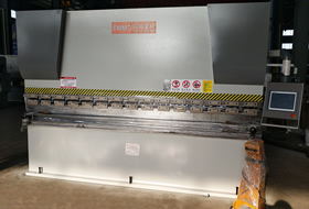 2007 10寸屏数控系统100T3200